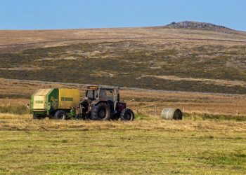 UK Farmers Urged to Apply for New Productivity Grants
