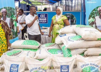 Yara Ghana Donates Free Fertilizers to Two Farmers Group