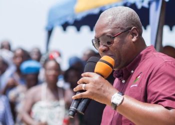 Mahama pledges 200,000 hectares to improve cocoa production