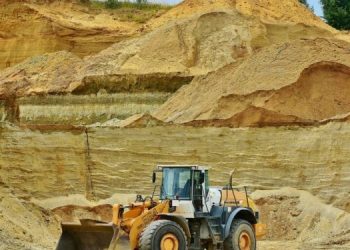 Illegal sand winning on farmlands poses a serious threat to food security, warns agric expert.