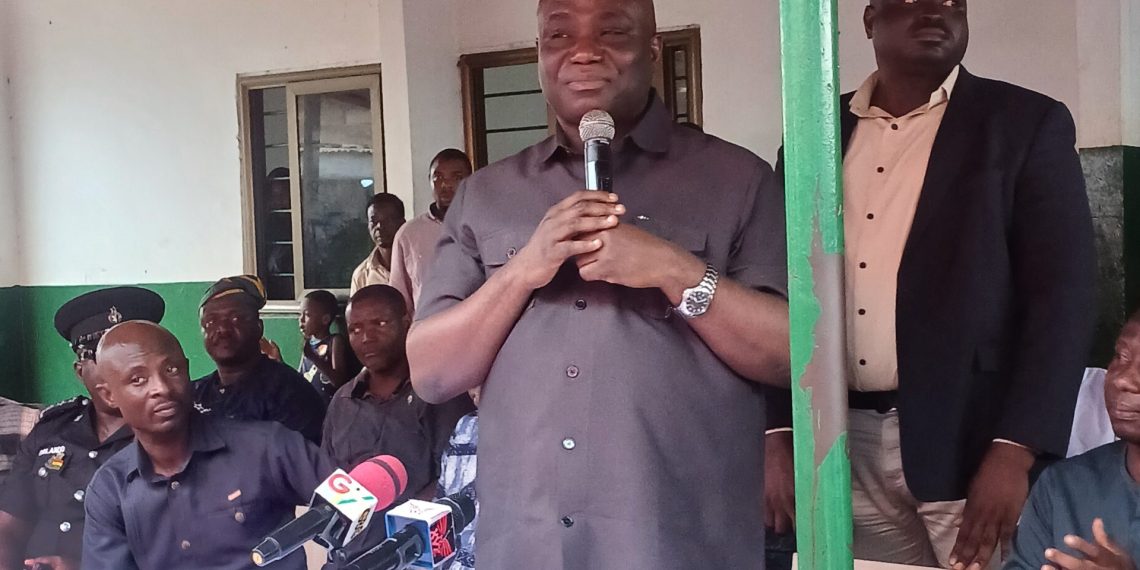 Agric Minister Urges Fertilizer Manufacturers to Leverage Cow Dung for Soil Health