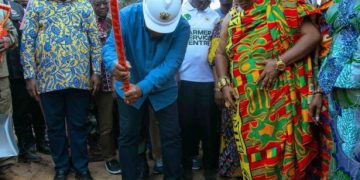 Mahama launches farmer services centre in Afram Plains