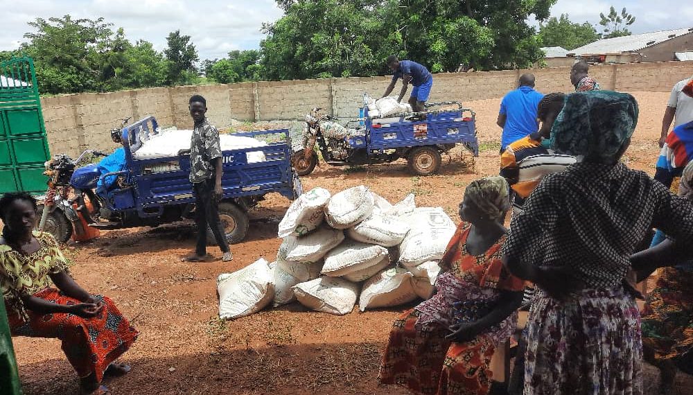 4,000 bags of fertilizer delivered to PFAG members under Feed Ghana Programme