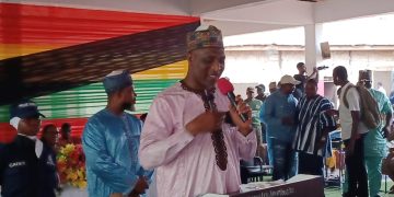 Minister inspects stalled Kejetia phase II, Krofrom Market projects